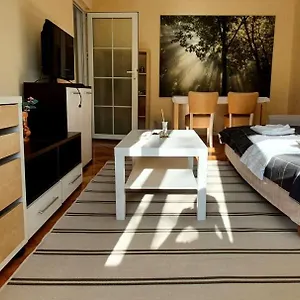 Апартаменты Between Parks - King Bed - - Football Field