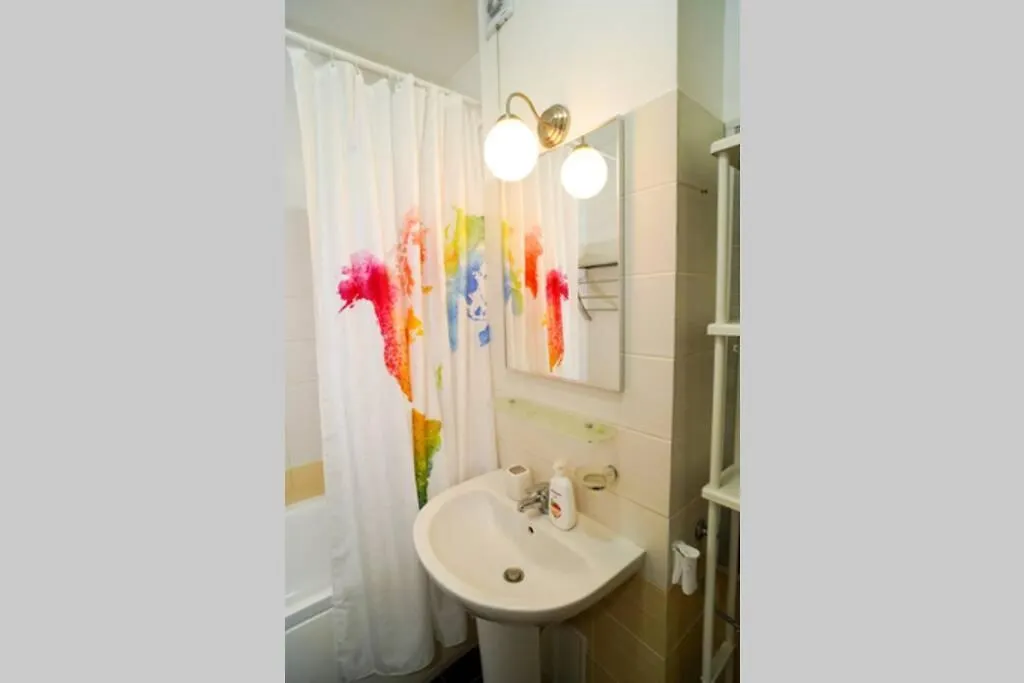 Appartamento Sky Modern 1 Bedroom Apt W Free Parking Bucarest Romania
